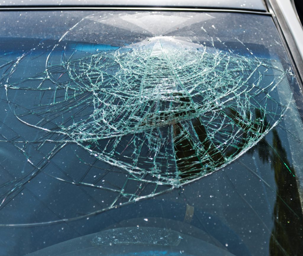 Broken Auto Glass, Use Experts in Chicago to Repair Your Windshield