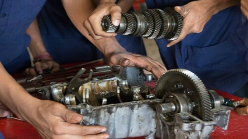 Engine Repair Service In Surprise AZ Doesn’t Have To Break The Bank